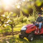 Nowości w ofercie traktorków ogrodowych marki Husqvarna: co warto wiedzieć